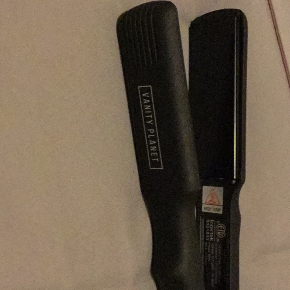 Vanity Planet Hair Straightner